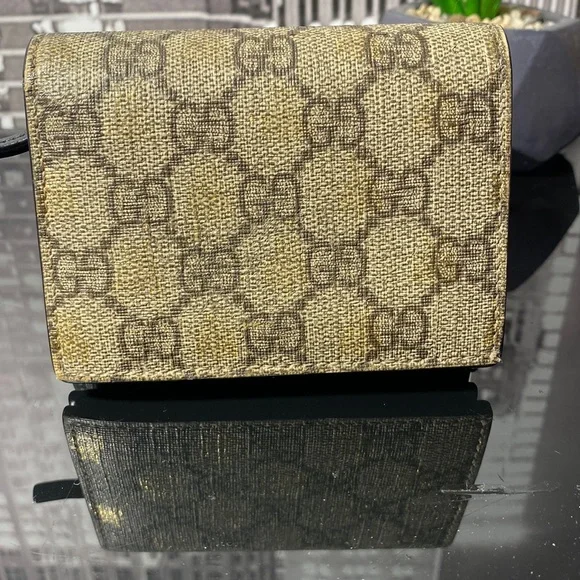 Authentic Gucci GG 🐝Supreme Bee Wallet - Picture 3 of 17